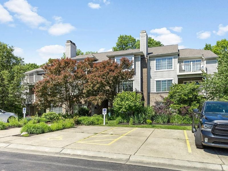 9821 Regatta Drive, Unit 303, Cincinnati, OH 45252 Photo 3