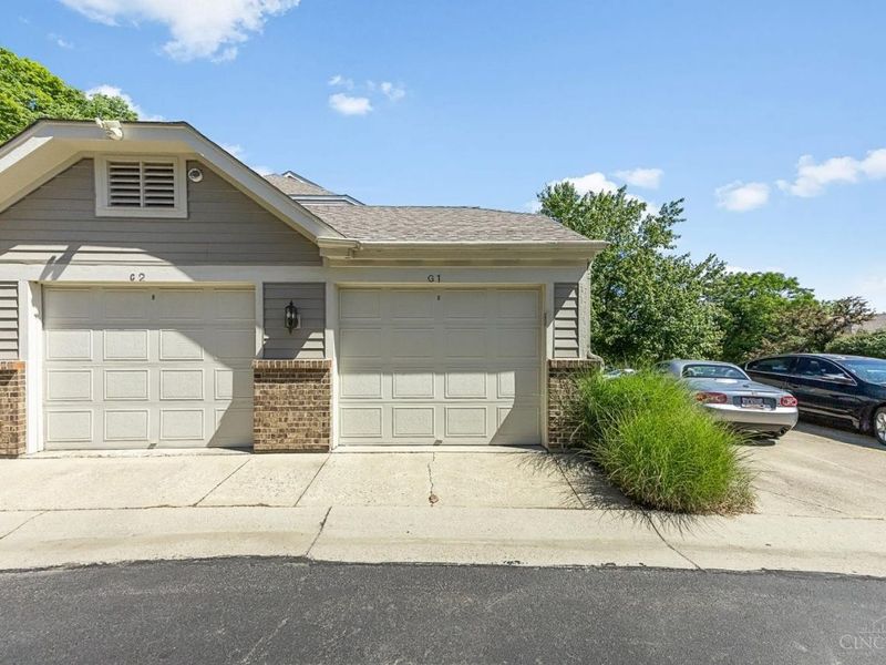 9821 Regatta Drive, Unit 303, Cincinnati, OH 45252 Photo 30