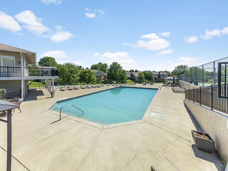 9821 Regatta Drive, Unit 303, Cincinnati, OH 45252 Photo 35