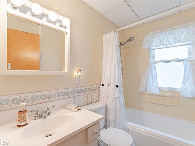 4512 Alpha Avenue, Cleveland, OH 44105 Photo 13