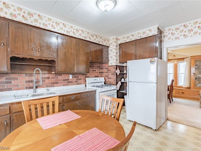 4512 Alpha Avenue, Cleveland, OH 44105 Photo 8