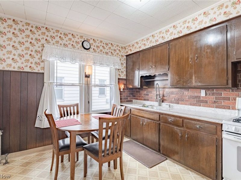 4512 Alpha Avenue, Cleveland, OH 44105 Photo 9