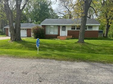 4865 Ross Drive, Waterford Twp, MI 48328