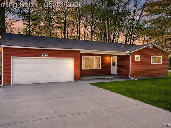 3518 N Shimmons Circle, Auburn Hills, MI 48326