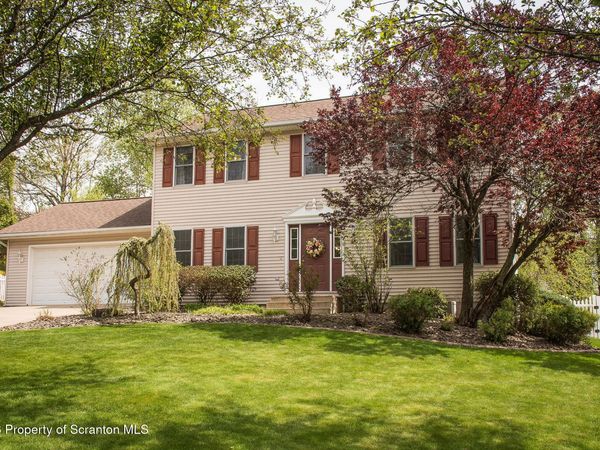 410 Deer Run Drive, Archbald, PA 18403