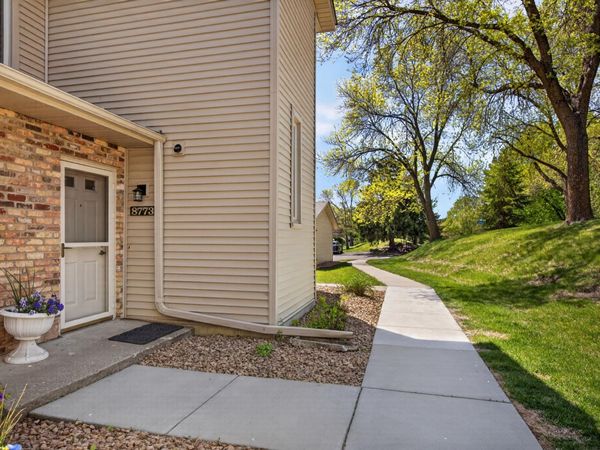 8773 Jasmine Lane, Eden Prairie, MN 55344