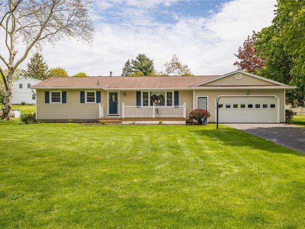 4 Dahlia Drive, Fairport, NY 14450