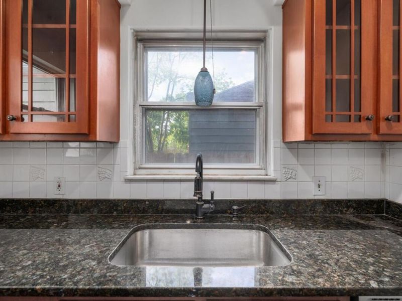 886 S Roosevelt Avenue, Columbus, OH 43209 Photo 14