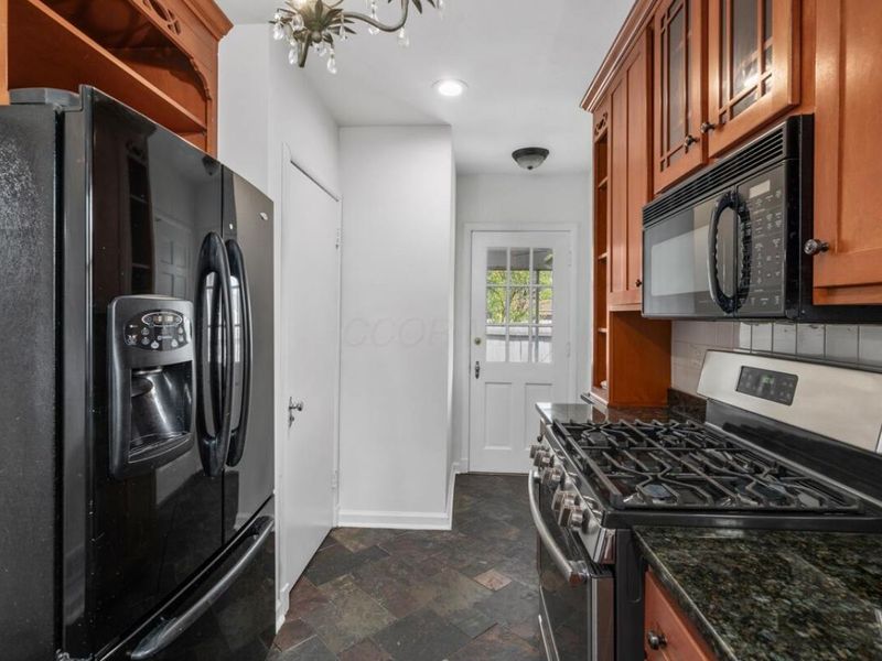886 S Roosevelt Avenue, Columbus, OH 43209 Photo 15