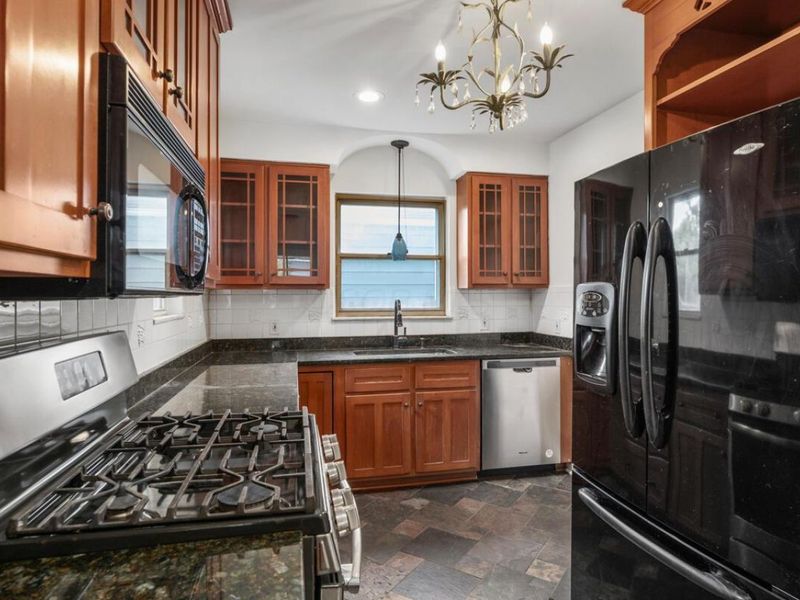 886 S Roosevelt Avenue, Columbus, OH 43209 Photo 18
