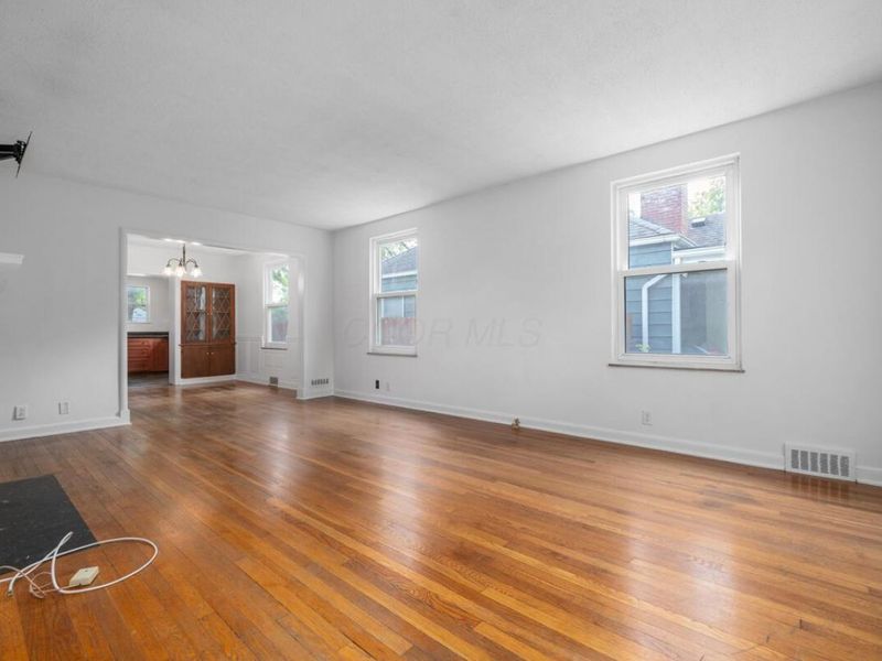 886 S Roosevelt Avenue, Columbus, OH 43209 Photo 3