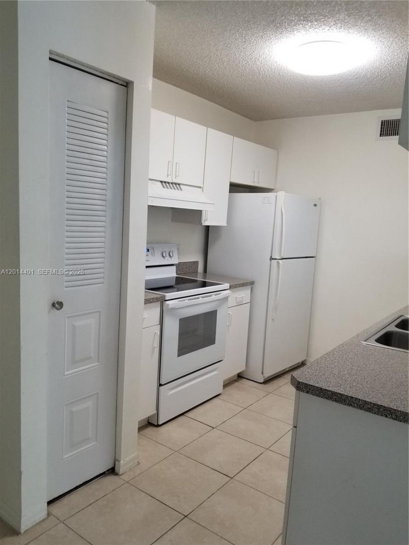 470 S Park Rd , Unit 7-110, Hollywood, FL 33021 Photo