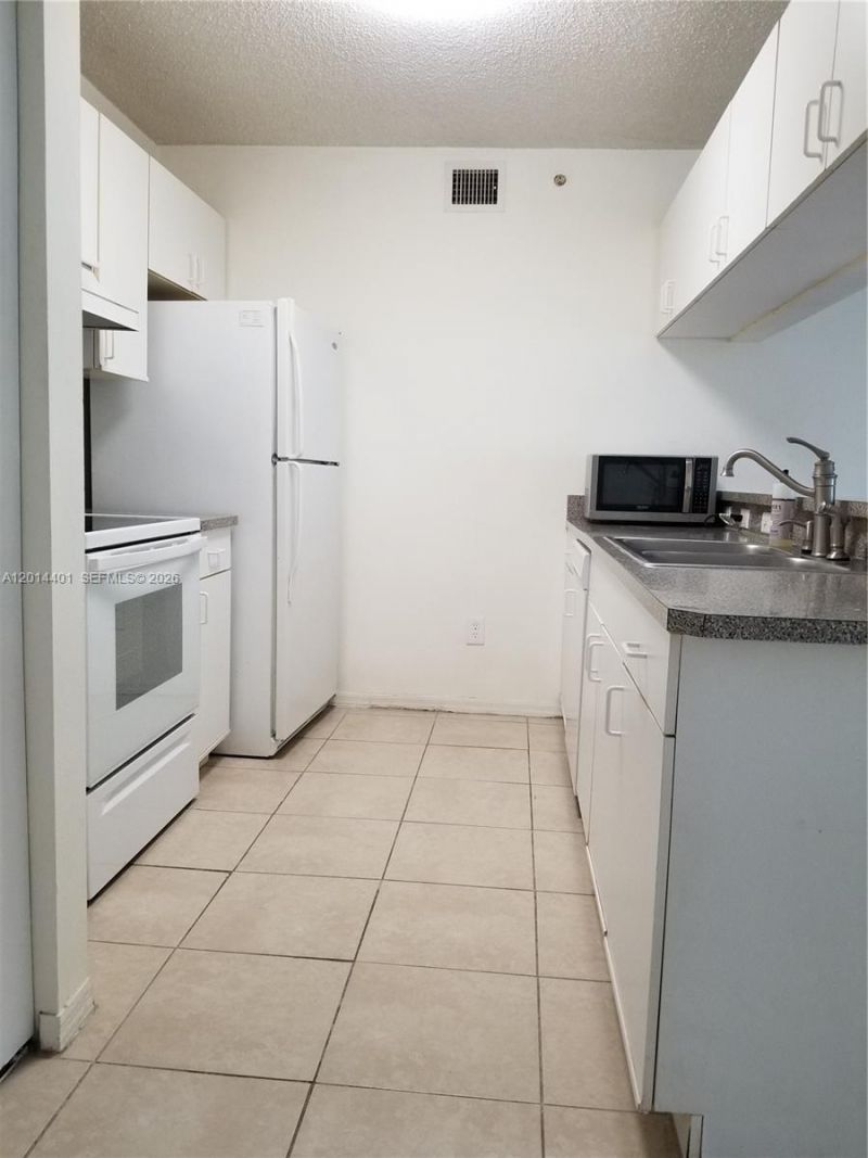 470 S Park Rd , Unit 7-110, Hollywood, FL 33021 Photo