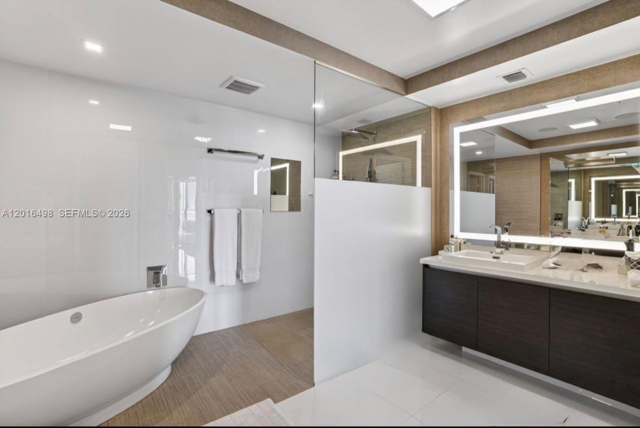 330 Sunny Isles Blvd , Unit 5-2301, Sunny Isles Beach, FL 33160 Photo