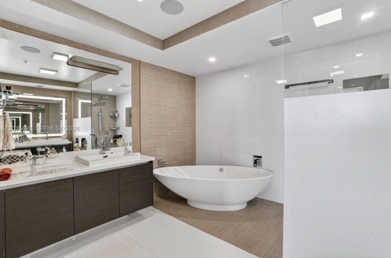 330 Sunny Isles Blvd , Unit 5-2301, Sunny Isles Beach, FL 33160 Photo