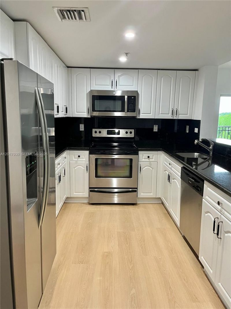 120 S Douglas Rd , Unit 306, Miami, FL 33134 Photo