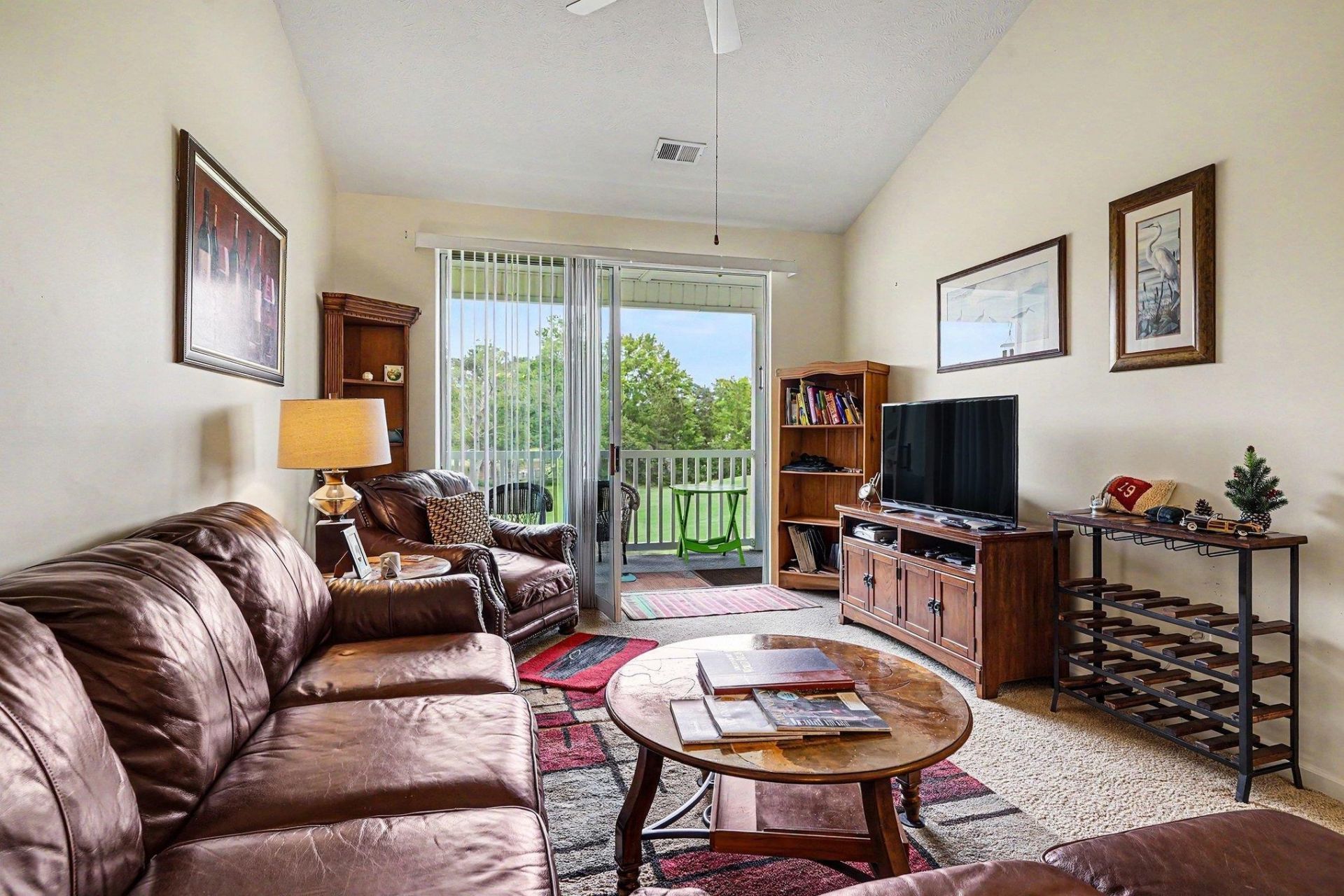 646 River Oaks Dr.  Photo 15
