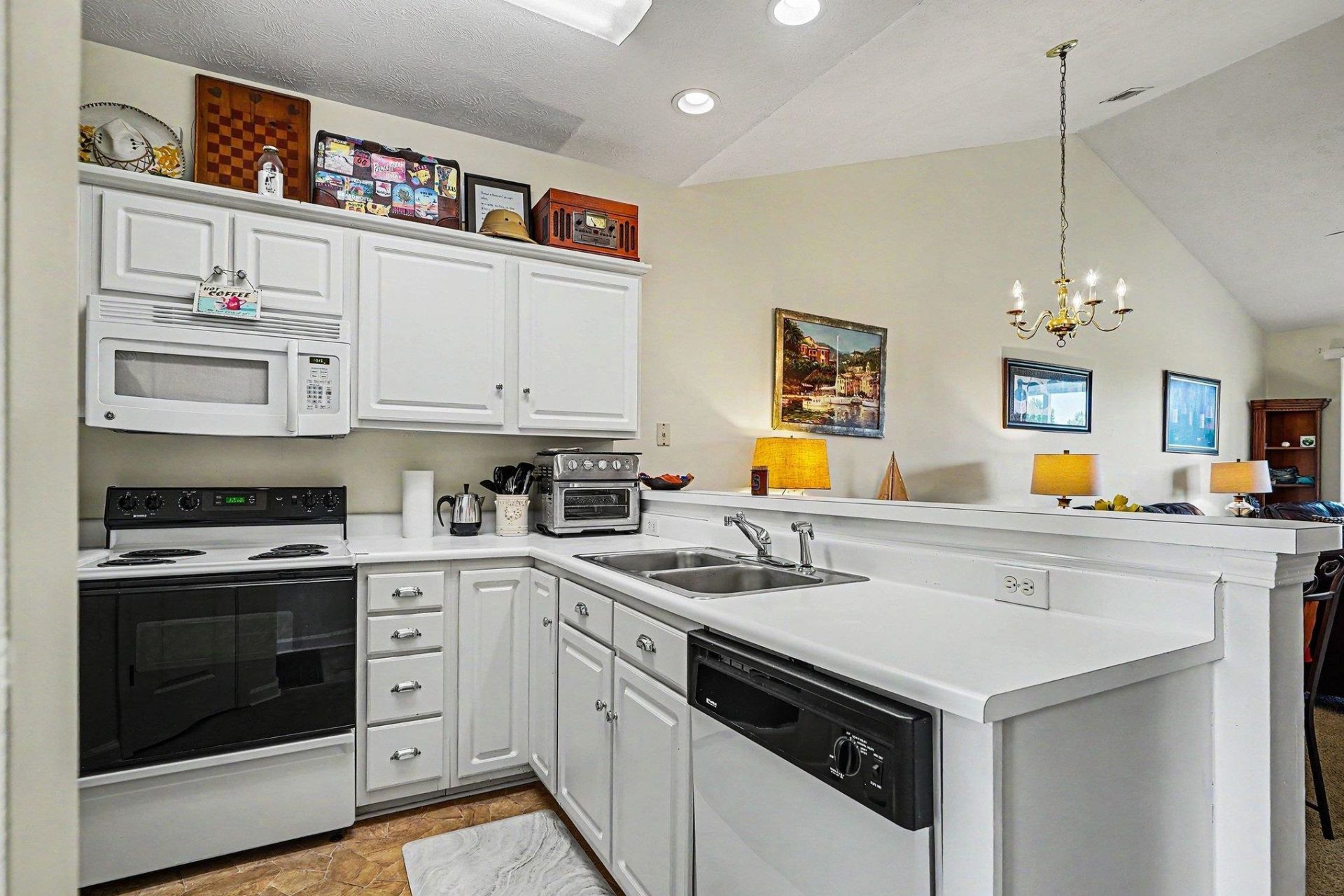 646 River Oaks Dr.  Photo 18
