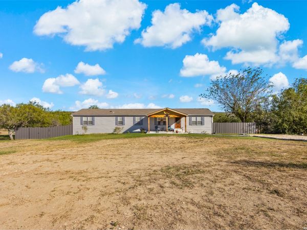 339 COUNTY ROAD 5631, Castroville, TX 78009