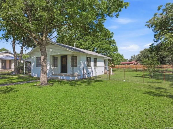705 FLORENCE ST, Castroville, TX 78009
