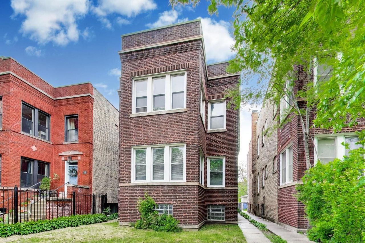3848 W Irving Park Road, Chicago, IL 60618 Main Photo
