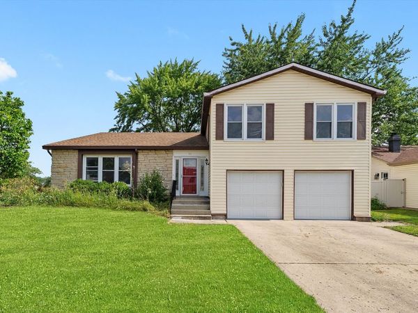 88 Hesterman Drive , Glendale Heights, IL 60139