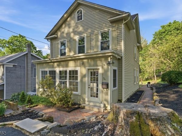 34 Taylor St, High Bridge, NJ 08829
