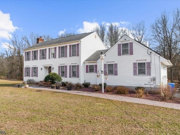 27 Cratetown Rd, Clinton, NJ 08833