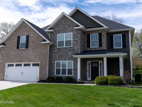 8529 Creek Valley Lane, Knoxville, TN 37931