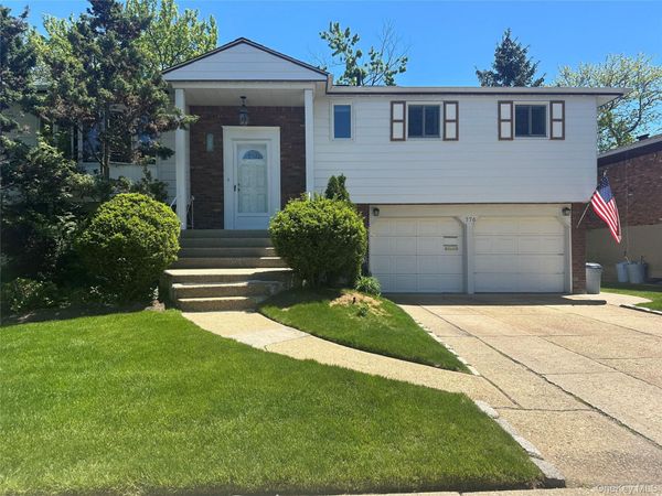 776 Bunker Road , North Woodmere, NY 11581