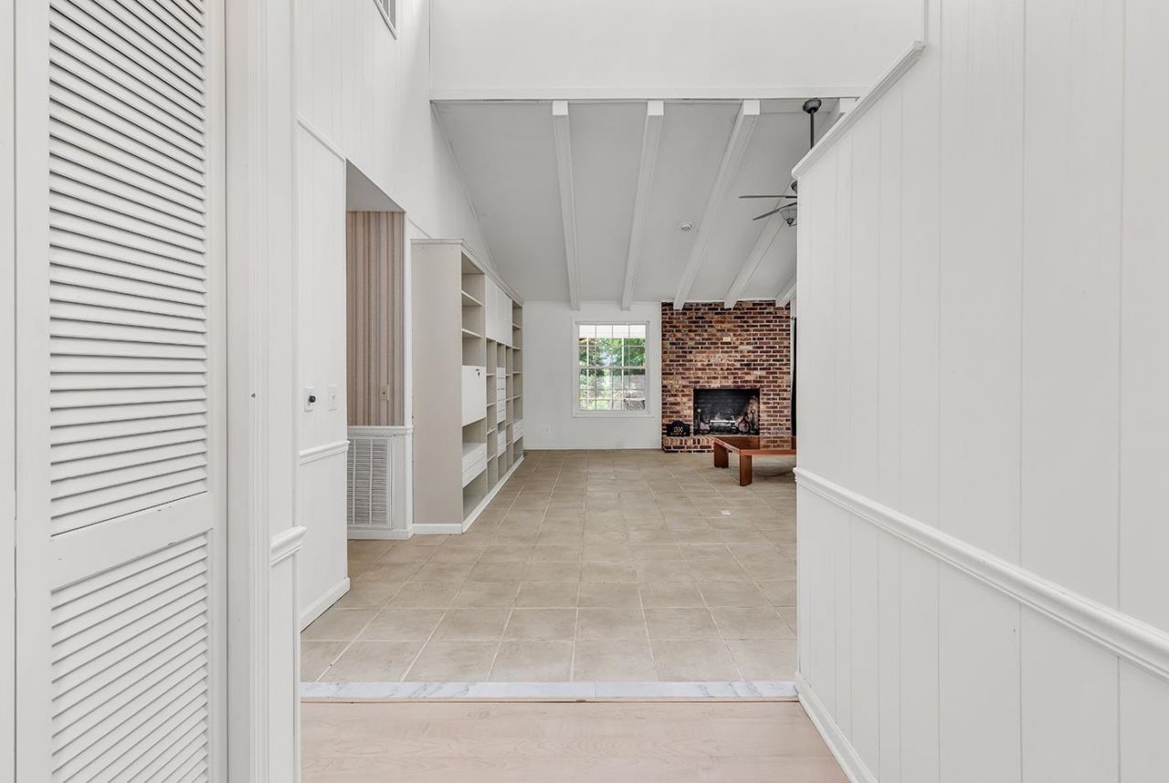 1300 Elizabeth St.  Photo 14