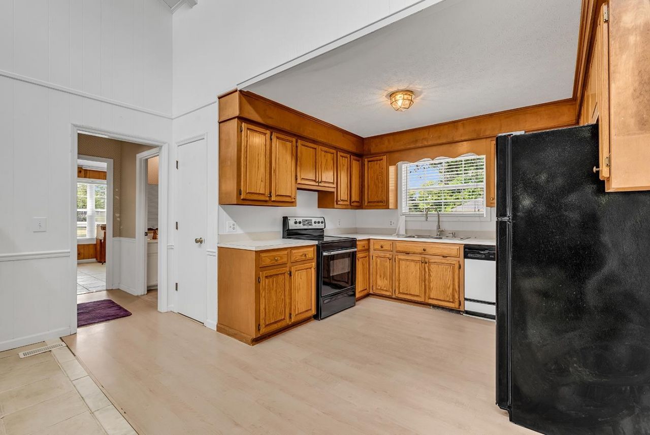 1300 Elizabeth St.  Photo 15
