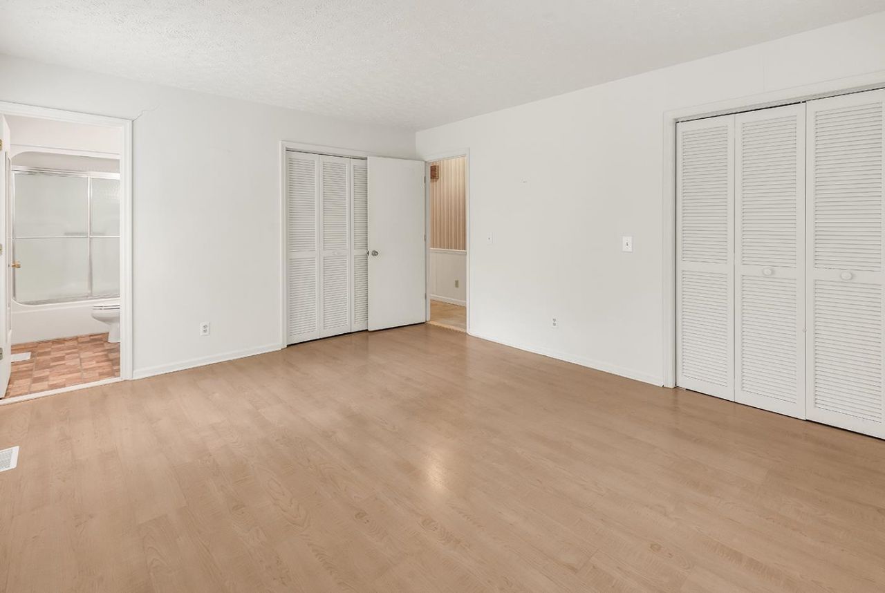 1300 Elizabeth St.  Photo 19
