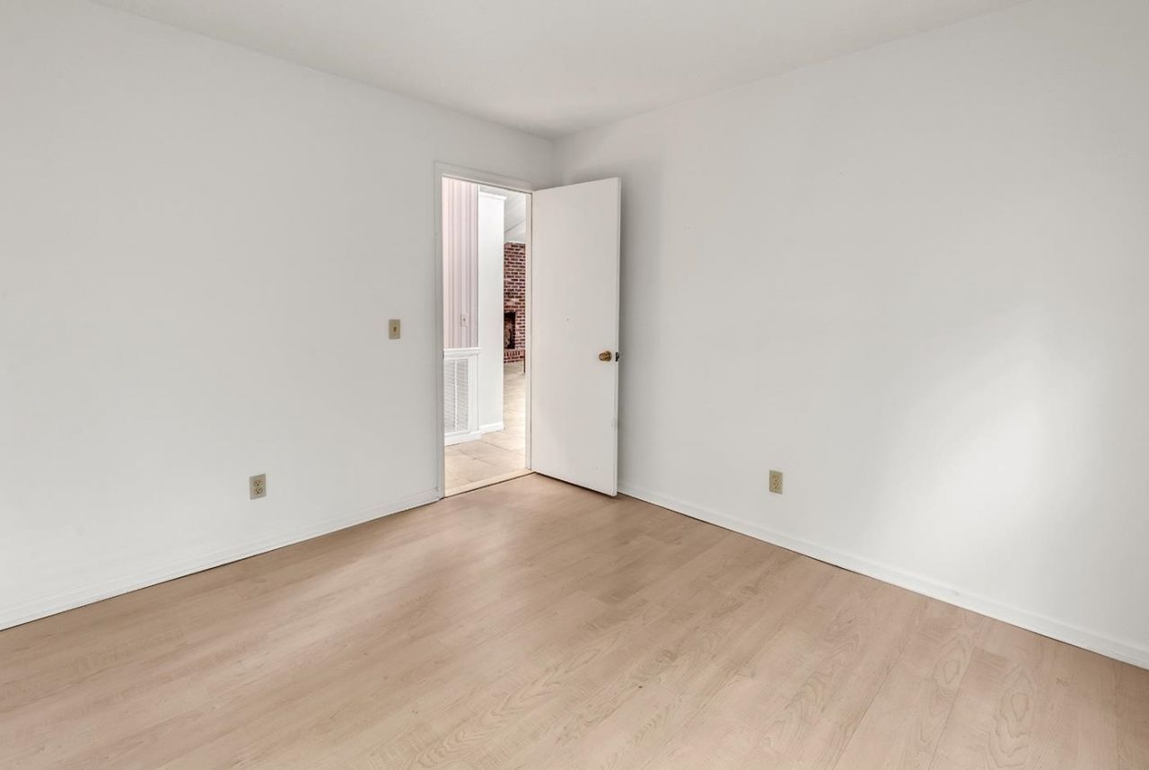 1300 Elizabeth St.  Photo 26