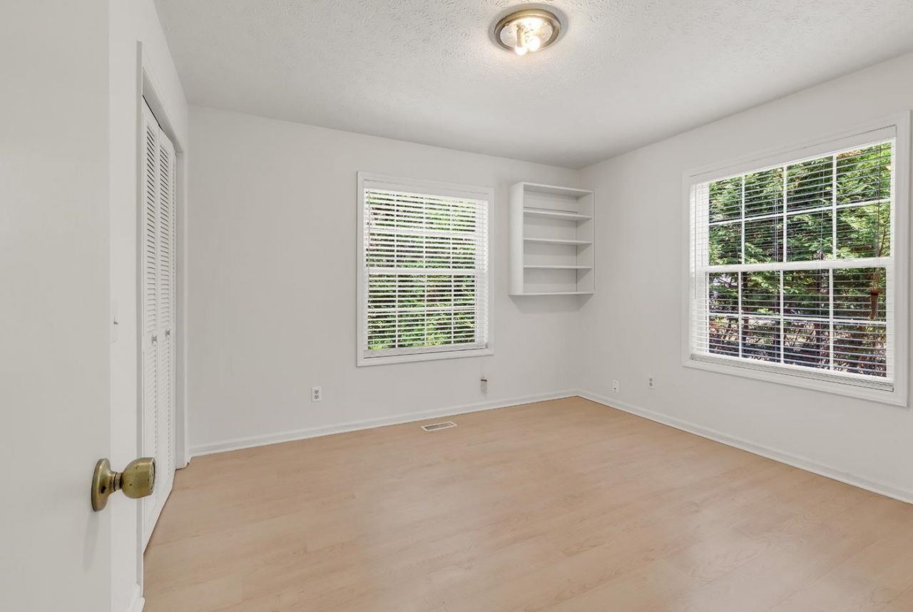 1300 Elizabeth St.  Photo 29