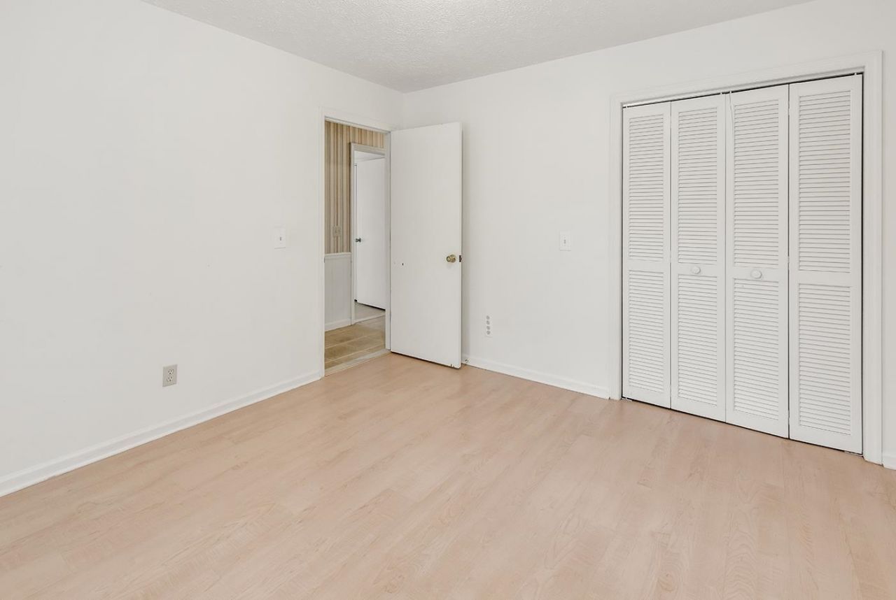 1300 Elizabeth St.  Photo 30