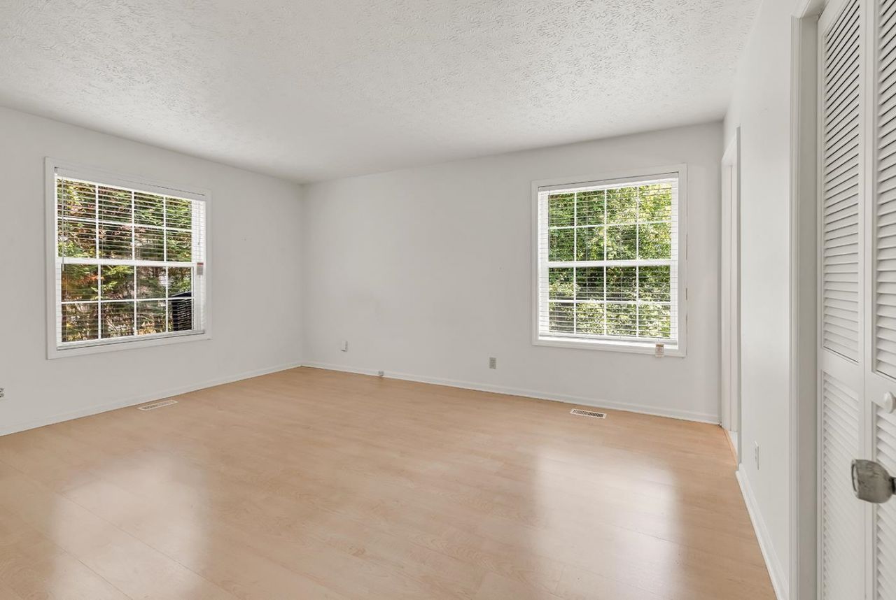 1300 Elizabeth St.  Photo 31