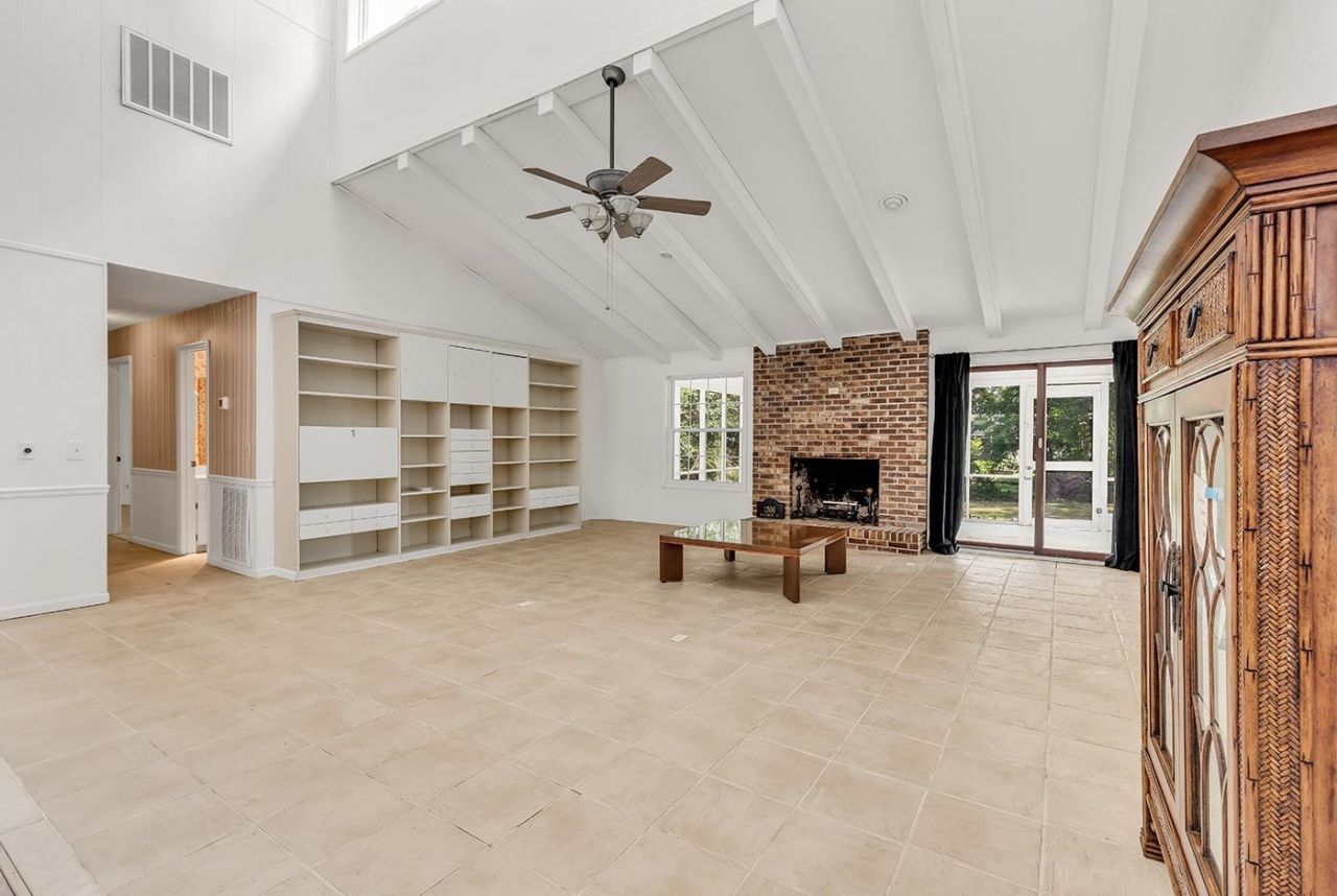 1300 Elizabeth St.  Photo 7