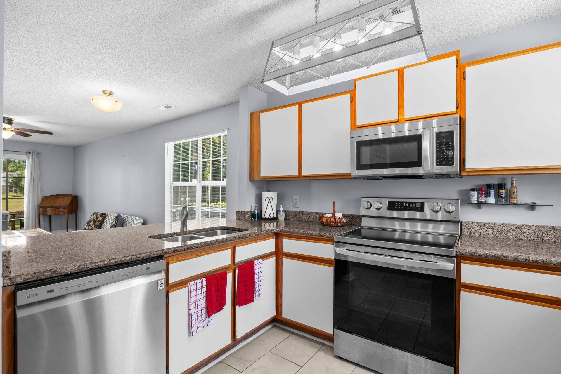 890 Fairway Dr.  Photo 12