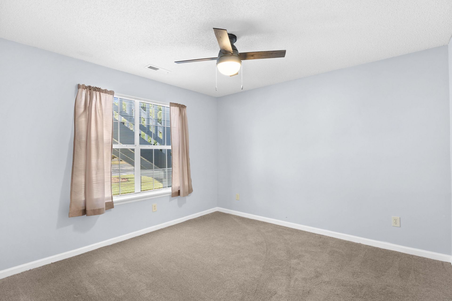 890 Fairway Dr.  Photo 19