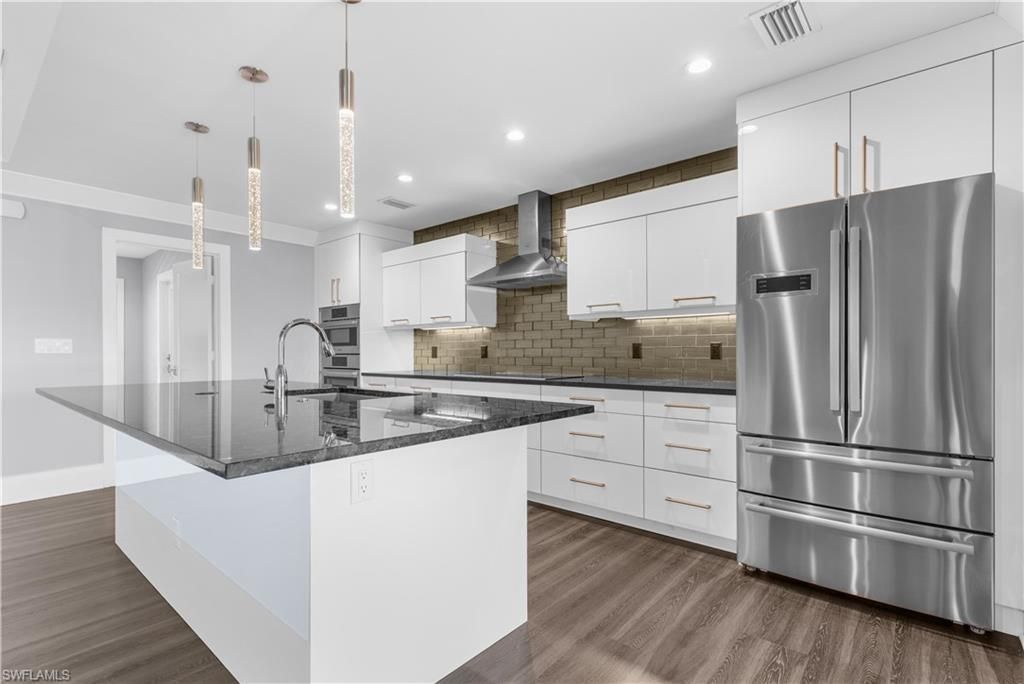 9882 Campbell Cir, Naples, FL 34109 Photo