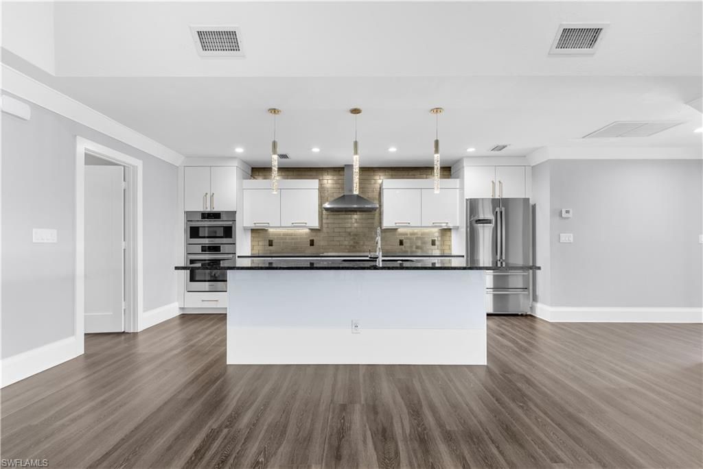 9882 Campbell Cir, Naples, FL 34109 Photo