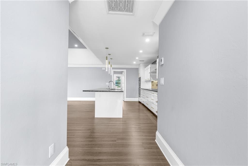 9882 Campbell Cir, Naples, FL 34109 Photo