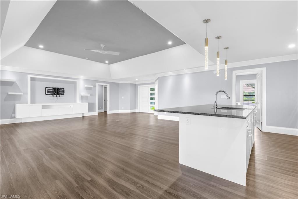 9882 Campbell Cir, Naples, FL 34109 Photo