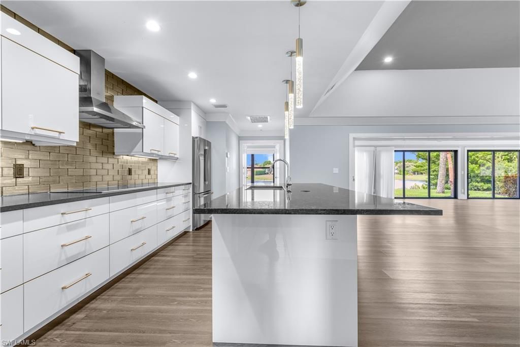 9882 Campbell Cir, Naples, FL 34109 Photo