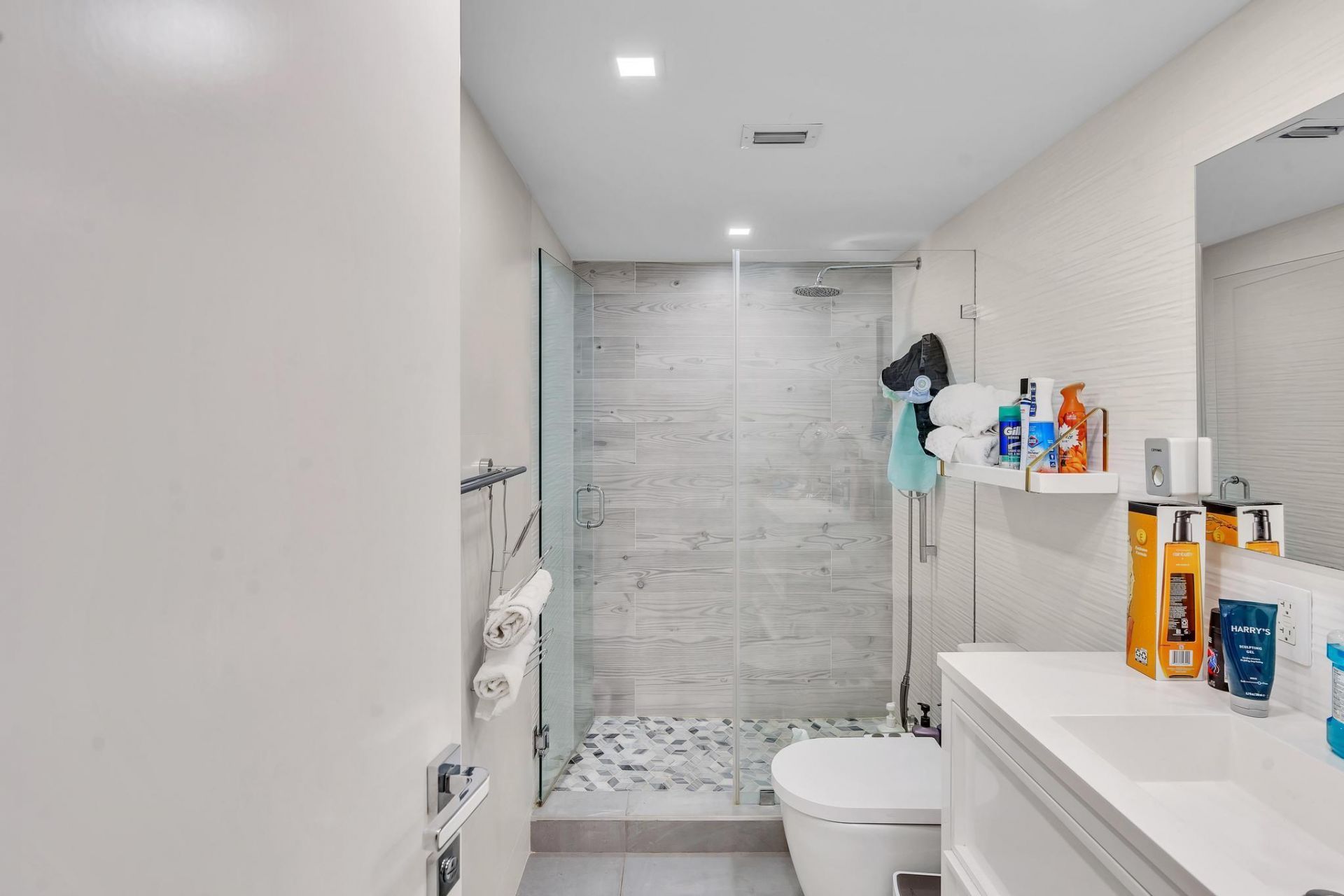 19390 Collins Avenue, Unit 421, Sunny Isles Beach, FL 33160 Photo