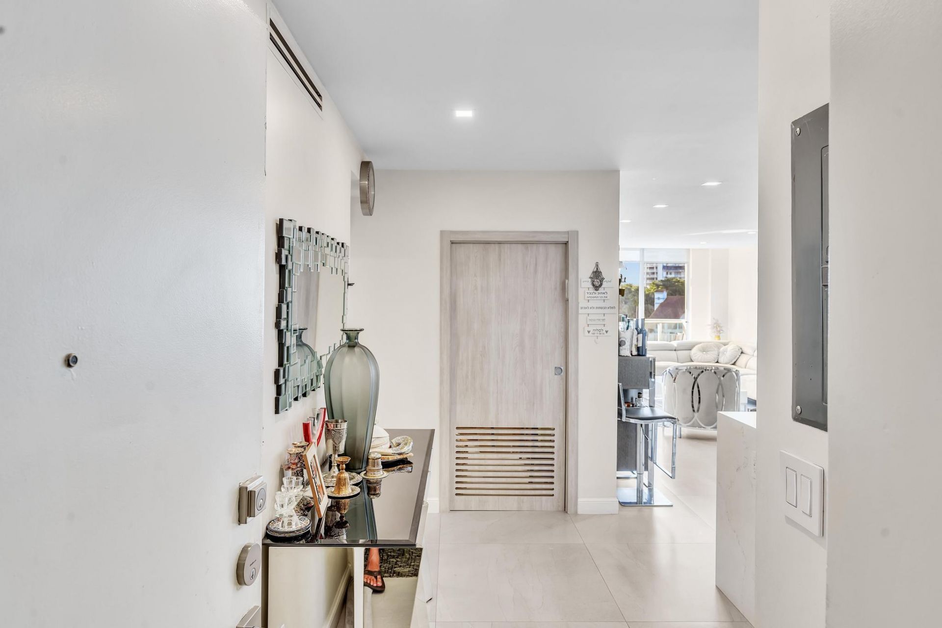 19390 Collins Avenue, Unit 421, Sunny Isles Beach, FL 33160 Photo