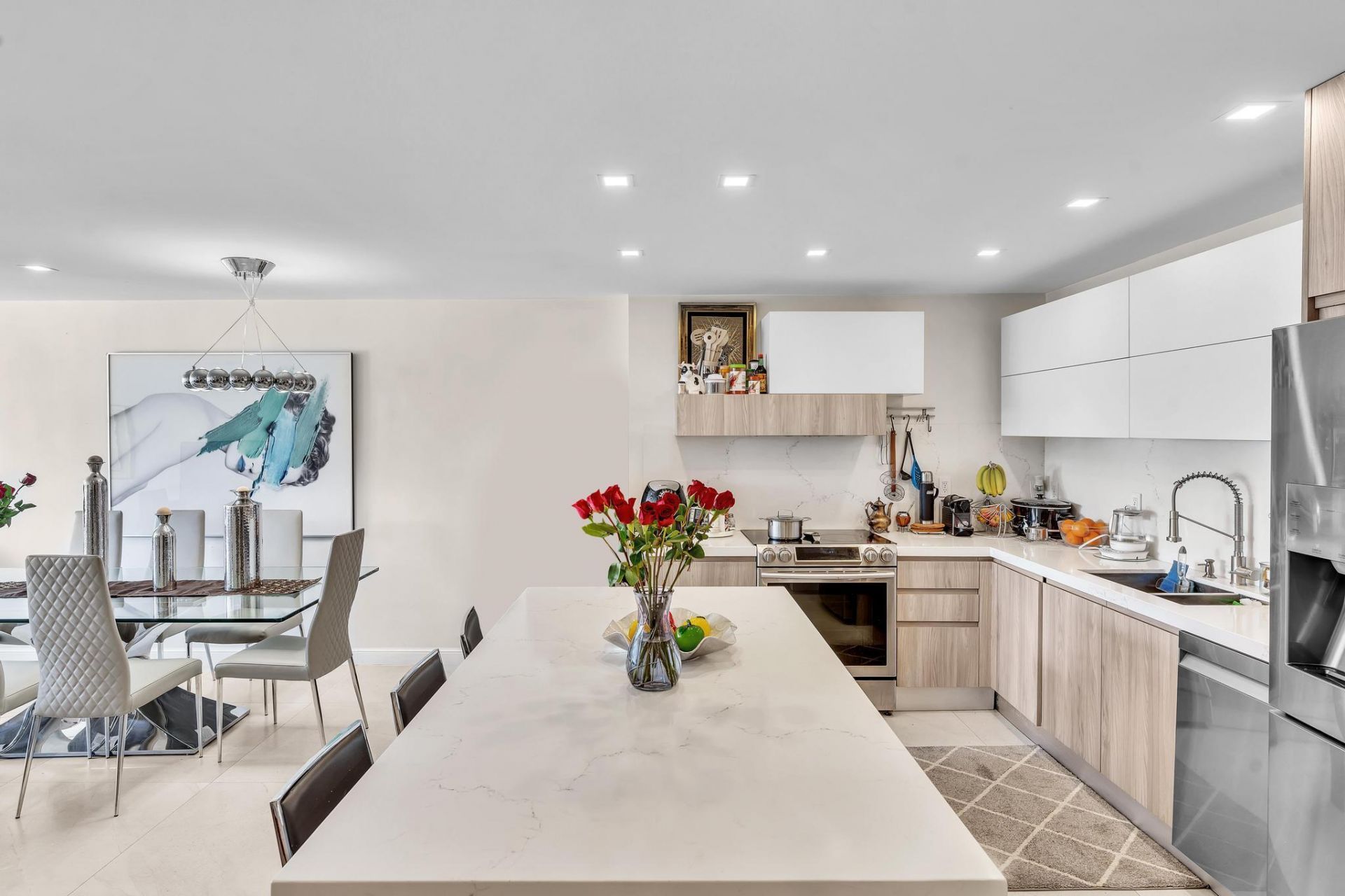 19390 Collins Avenue, Unit 421, Sunny Isles Beach, FL 33160 Photo
