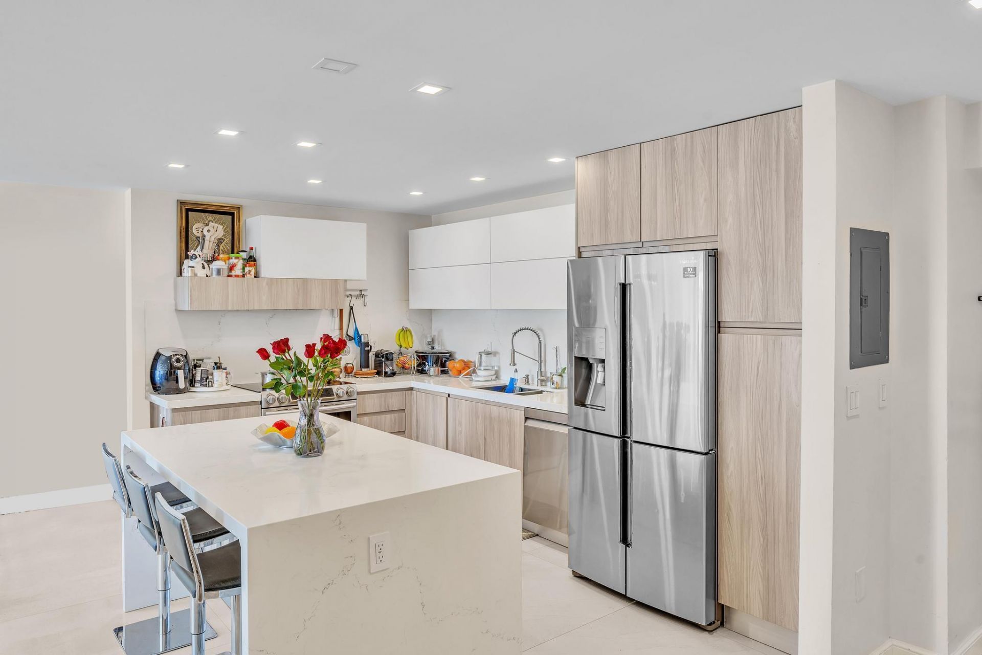 19390 Collins Avenue, Unit 421, Sunny Isles Beach, FL 33160 Photo