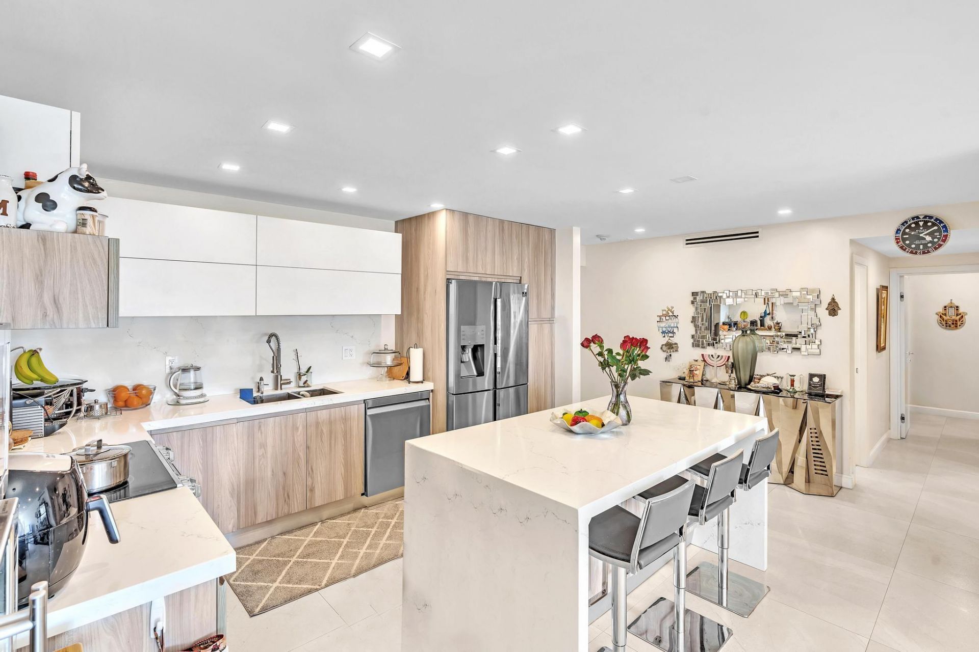 19390 Collins Avenue, Unit 421, Sunny Isles Beach, FL 33160 Photo